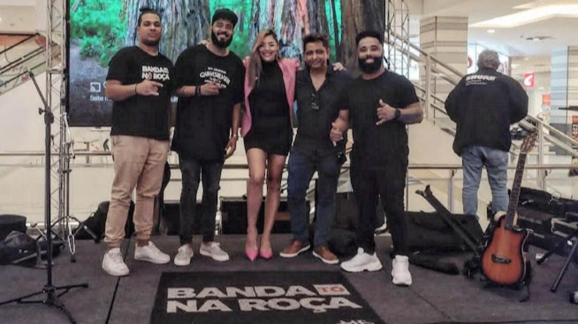 RESENHA NO HALL –BANDA TÔ NA ROÇA - TEATRO FIRJAN SESI CAXIAS